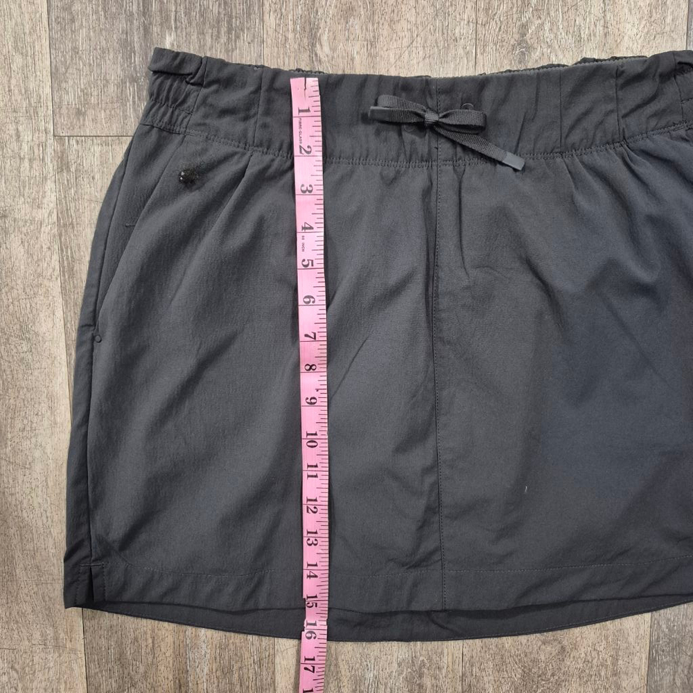 Title nine Skort Size M Gray - Picture 5 of 7